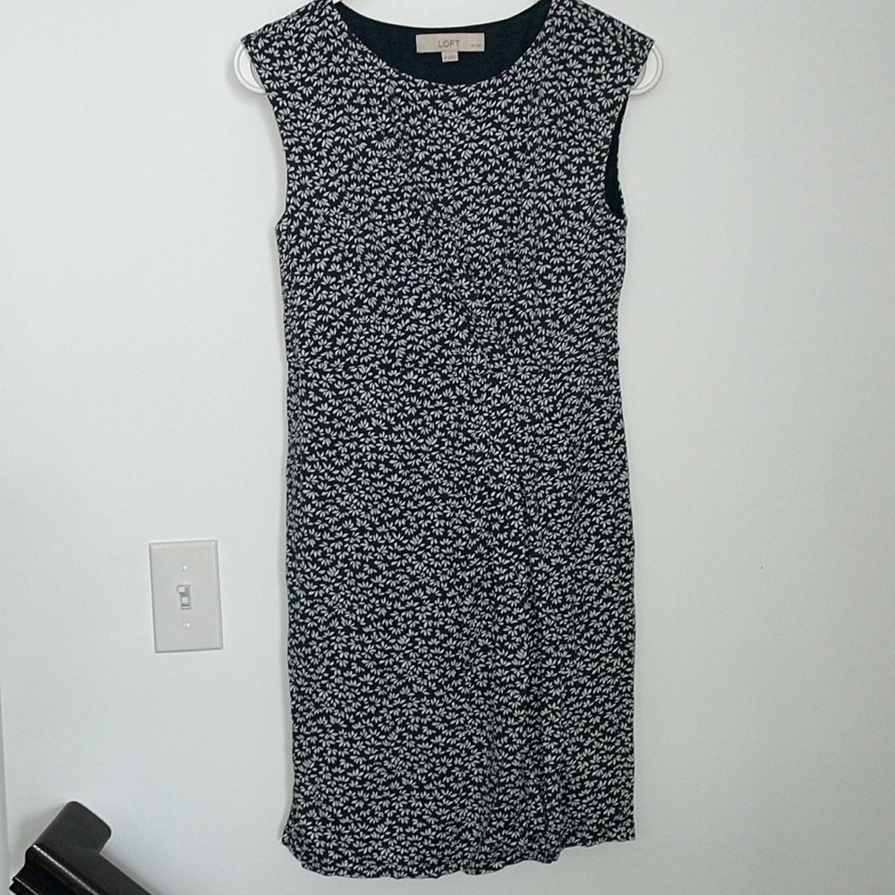 LOFT Petite Sleeveless Floral Patterned Bi-Stretch Mini Dress